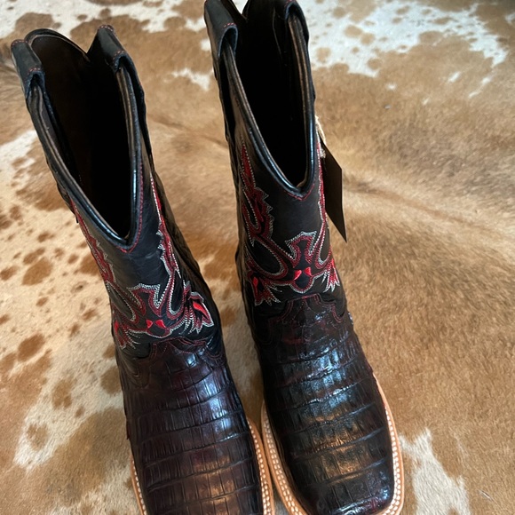 Woman’s Caiman Boots